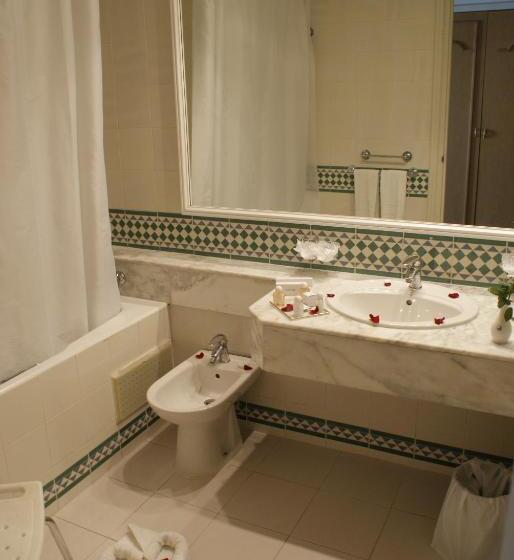 Quarto Triplo Estandar, El Mouradi Hammamet