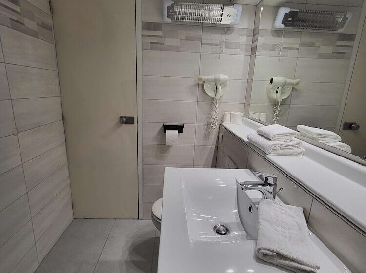 Номер Стандарт, Kyriad Bellegarde  Genève