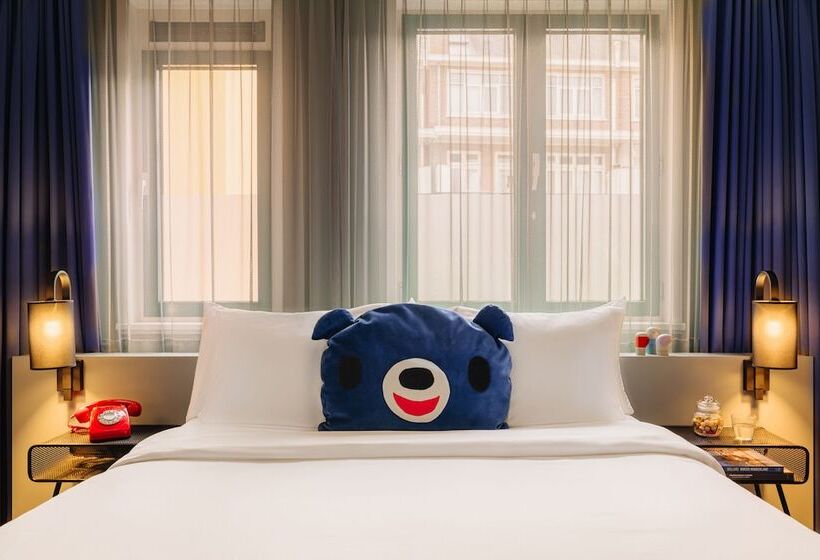 Quarto Estandar, The Ed Amsterdam