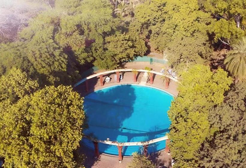اتاق لوکس, Nilambag Palace