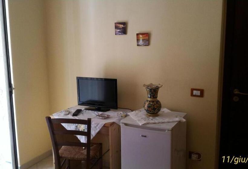 Номер Стандарт с Балконом, Camere A Chiazza Realmonte