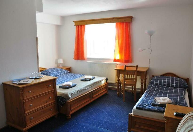 اتاق استاندارد سه نفره, Pension Horalka