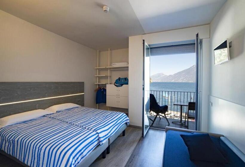 Номер Стандарт Вид на Озеро, Campione Univela Hostel