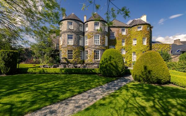 Семейный Номер Вид на Сад, Butler House