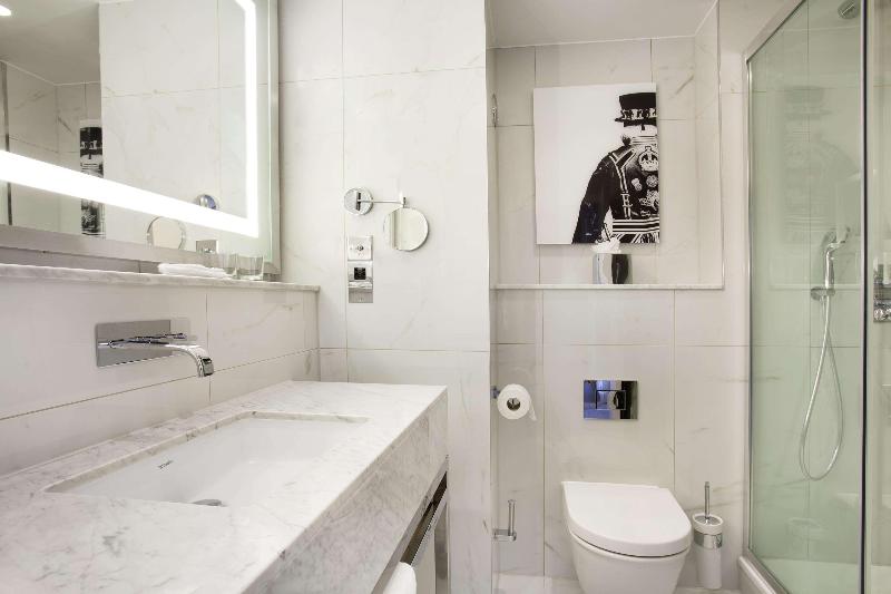Standard Room, London Finchley