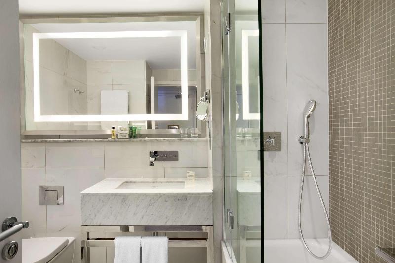 Standard Room, London Finchley