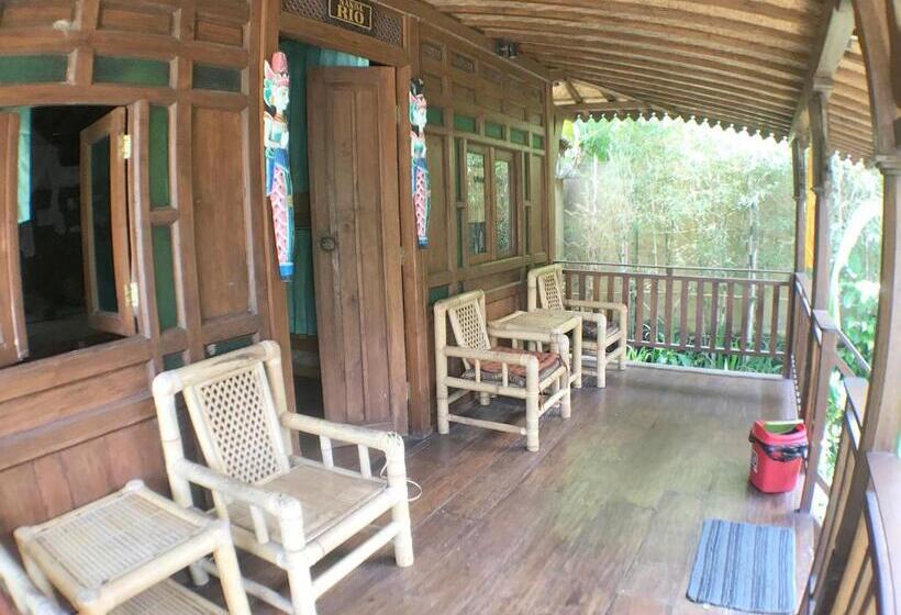 Бунгало Стандарт Вид на Сад, Green Paddy Hostel & Villa