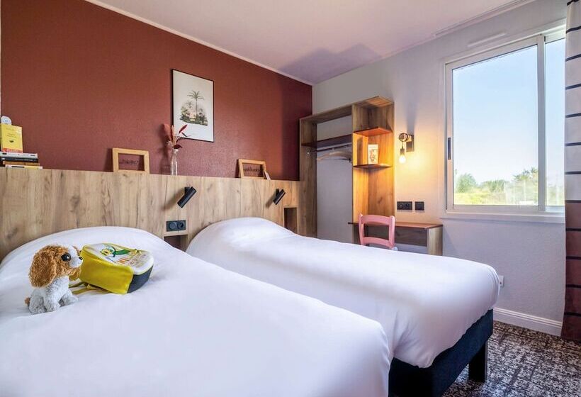 Номер Стандарт, Greet Hôtel Castres Saix
