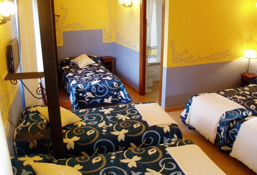 Номер Стандарт Трехместный, La Casa Del Filandón  Hotel Rural