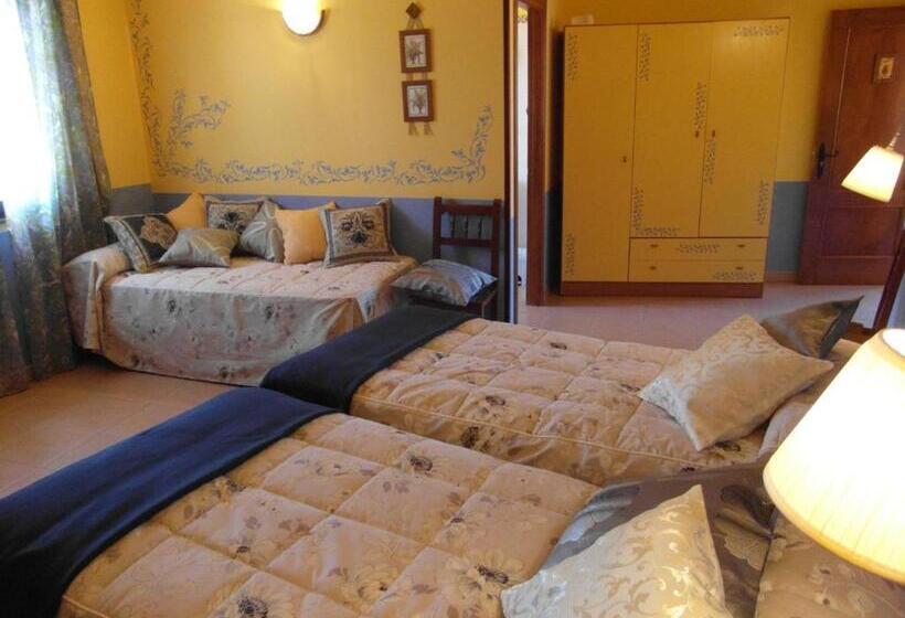 Номер Стандарт Трехместный, La Casa Del Filandón  Hotel Rural