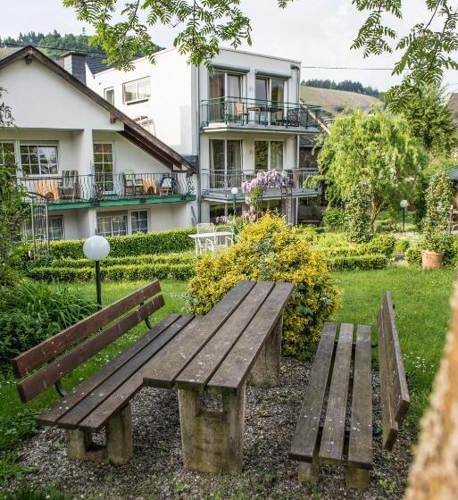 Люкс Вид на Сад, Ferienresidenz Brauneberger Hof