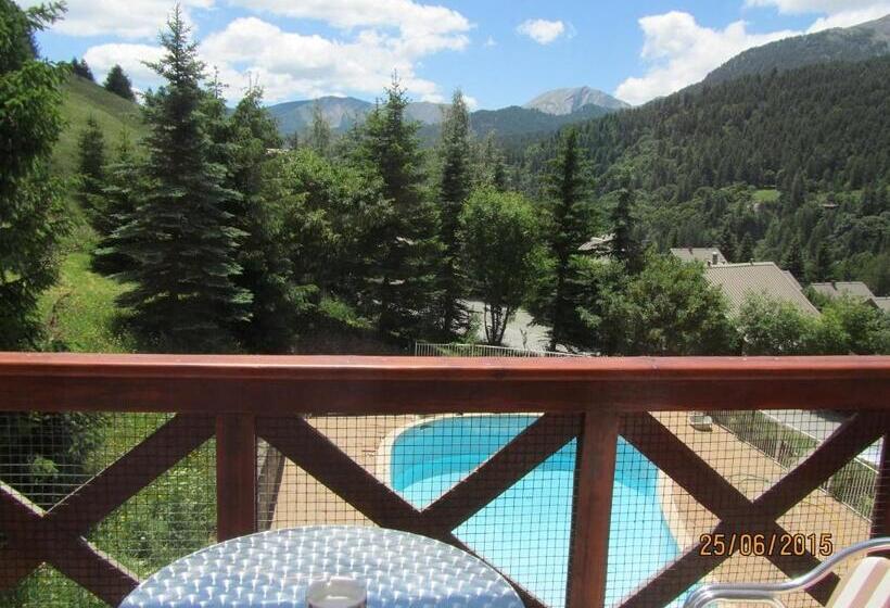 Номер Стандарт, Du Hameau