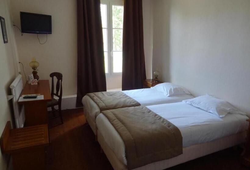 Номер Стандарт, Hostellerie De Pavillon Sainthubert