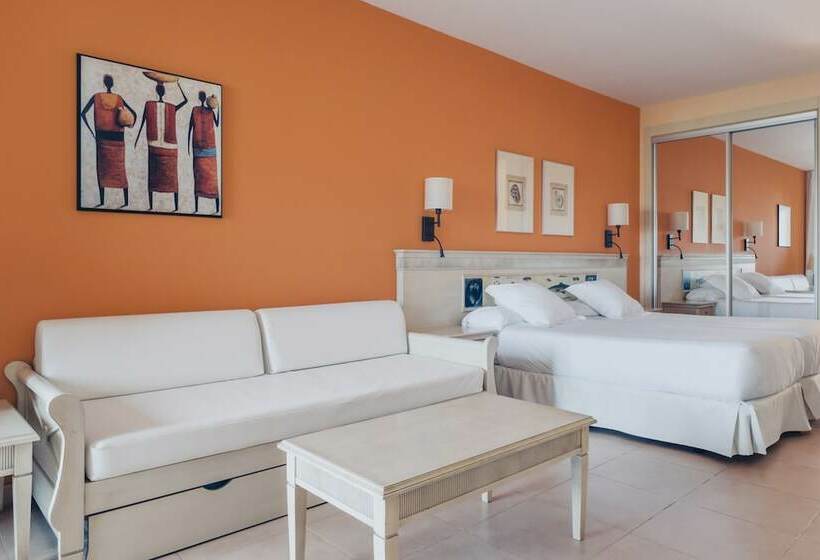 جناح جونيور ذو إطلالة جانبية على البحر, Iberostar Waves Gaviotas Park - All Inclusive