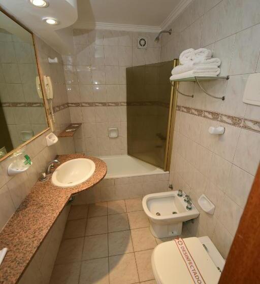 חדר סטנדרט לשלושה, Gran Hotel Skorpios