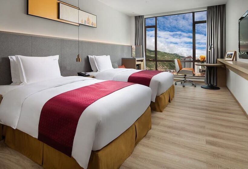 Номер Премиум, Holiday Inn Batang, An Ihg