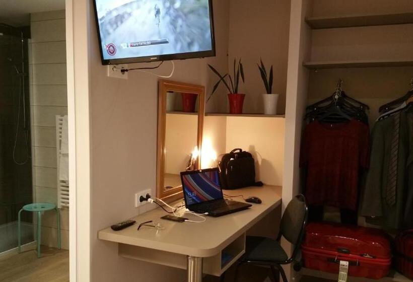 Студия Стандарт Двуспальная Кровать, Logis   Hotel Restaurant La Sapinière
