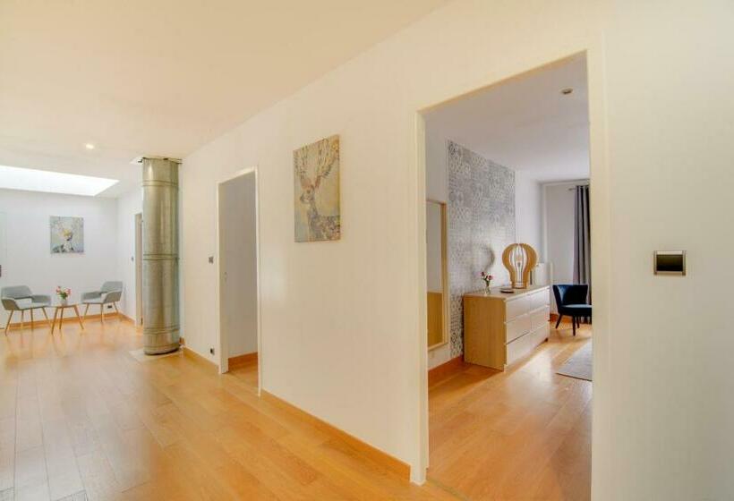 3 Bedroom Suite, Maison D Hotes La Villa Des Ducs Barleduc