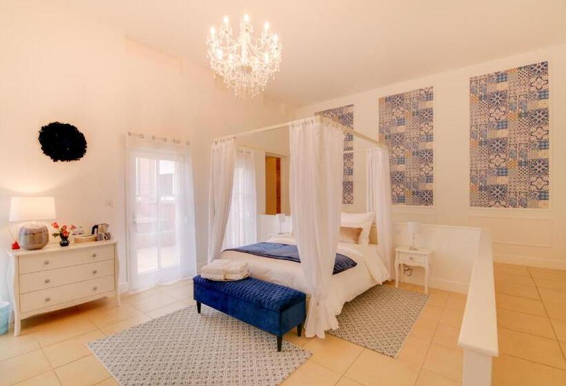 اتاق لوکس با تخت بزرگ, Maison D Hotes La Villa Des Ducs Barleduc
