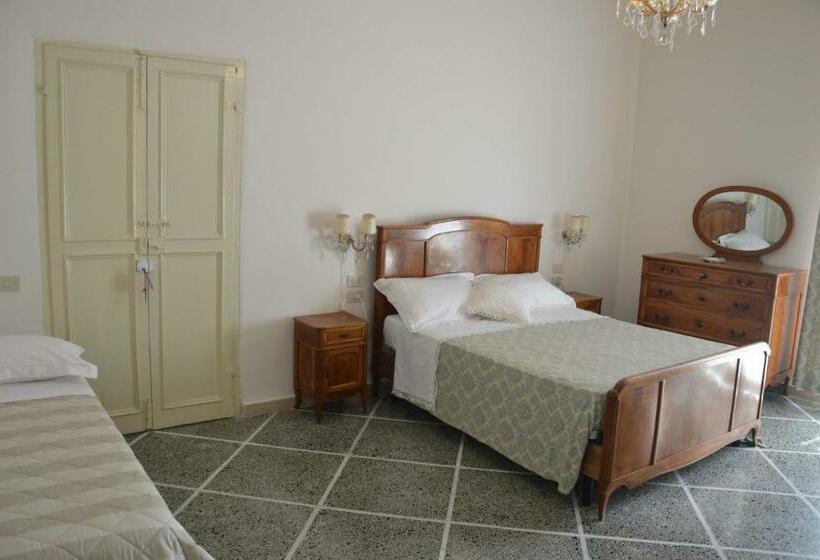 اتاق استاندارد سه تخته با سرویس بهداشتی مشترک, Casa Ciri Bed & Breakfast