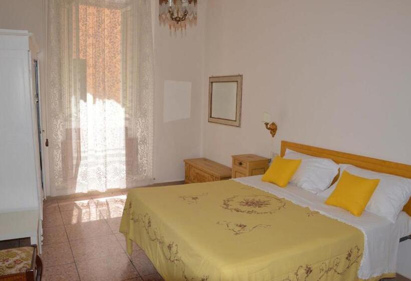 اتاق استاندارد با سرویس بهداشتی مشترک, Casa Ciri Bed & Breakfast
