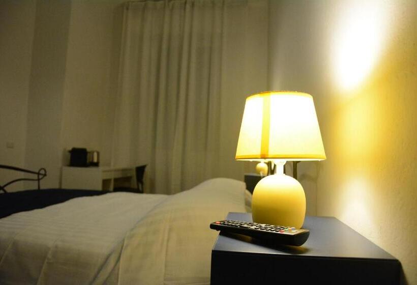 اتاق استاندارد, Mambo Suites