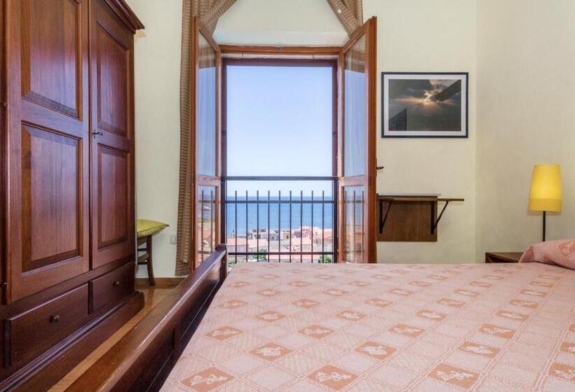 Quarto Quádruplo Estandar Vista Mar, Mare Lughente