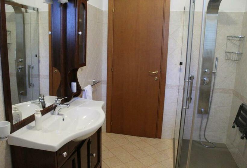 اتاق استاندارد سه نفره, Villa Lucia B&b