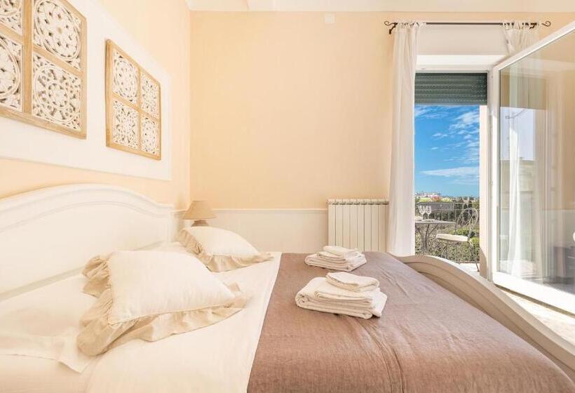 اتاق استاندارد سه تخته با بالکن, Dimora Le Tre Muse Guesthouse