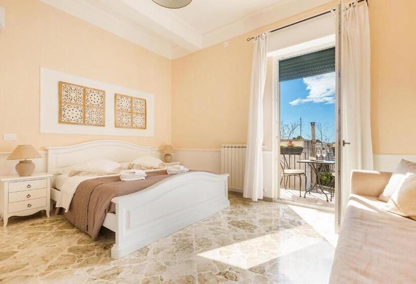 اتاق استاندارد سه تخته با بالکن, Dimora Le Tre Muse Guesthouse