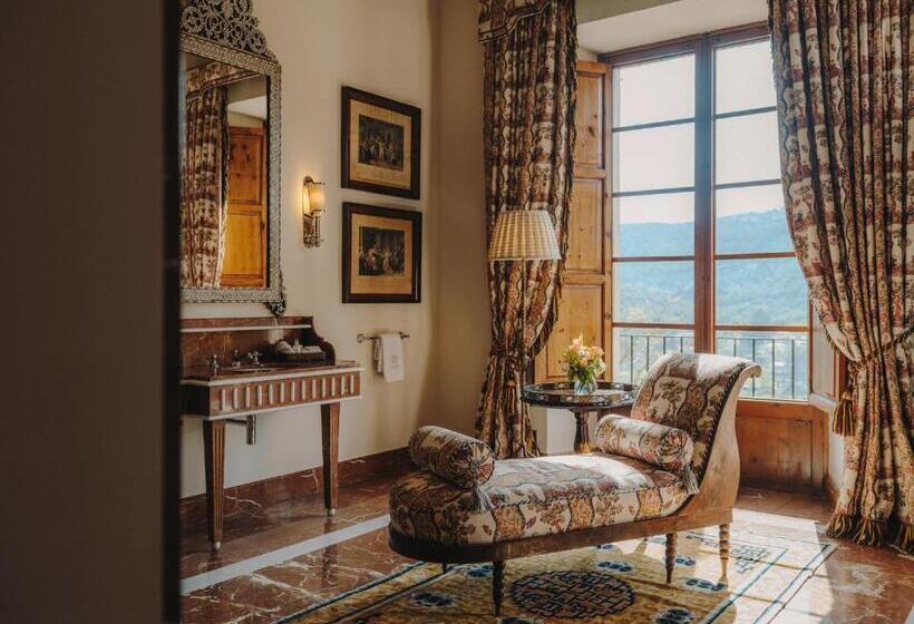 سوییت, Grand Hotel Son Net