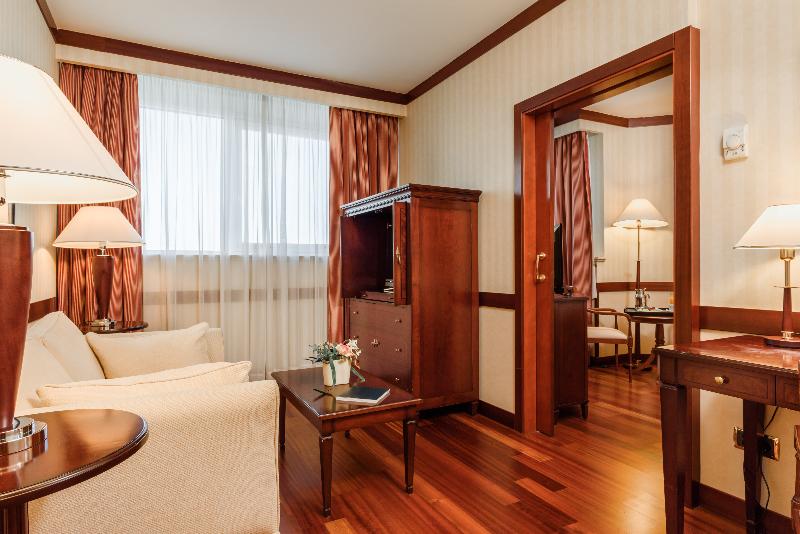 Полулюкс, Eurostars Gran Hotel Santiago