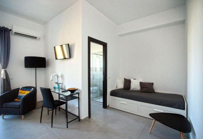 اتاق استاندارد سه تخته با بالکن, B&b Roda Barocco