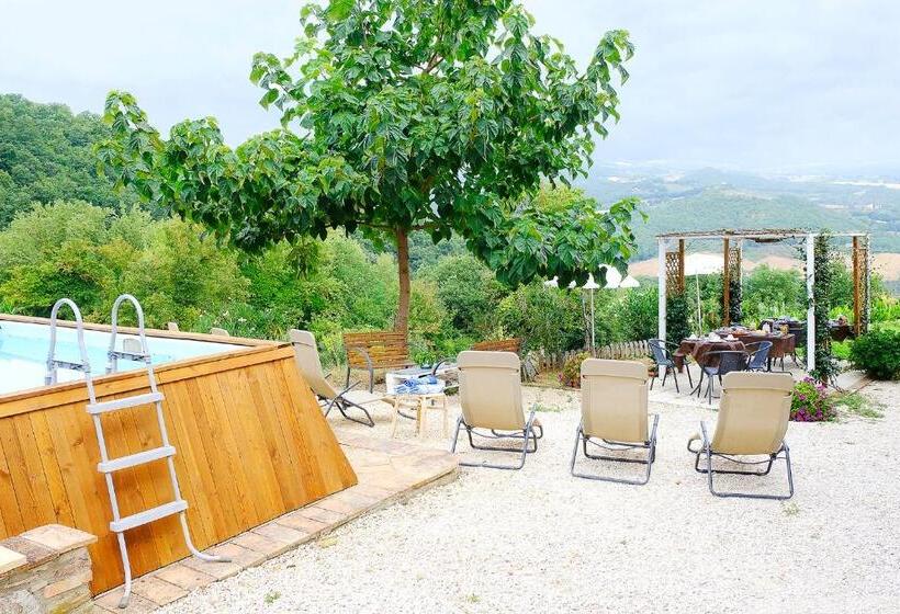 Standard room with outdoor bath, Casale Le Orme