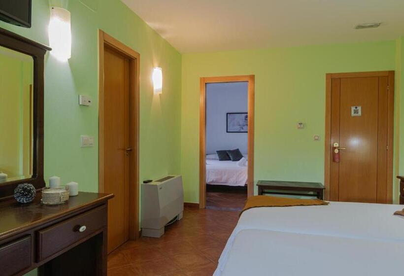 Quarto Estandar Vista Montanha, Balneario Rio Pambre