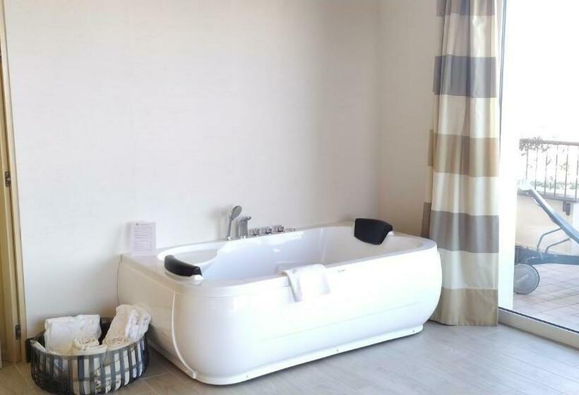سوئیت با وان آب گرم, Villa Maria Hotel & Spa