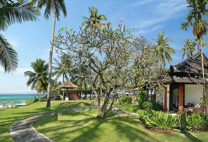 Бунгало Deluxe, Candi Beach Resort & Spa