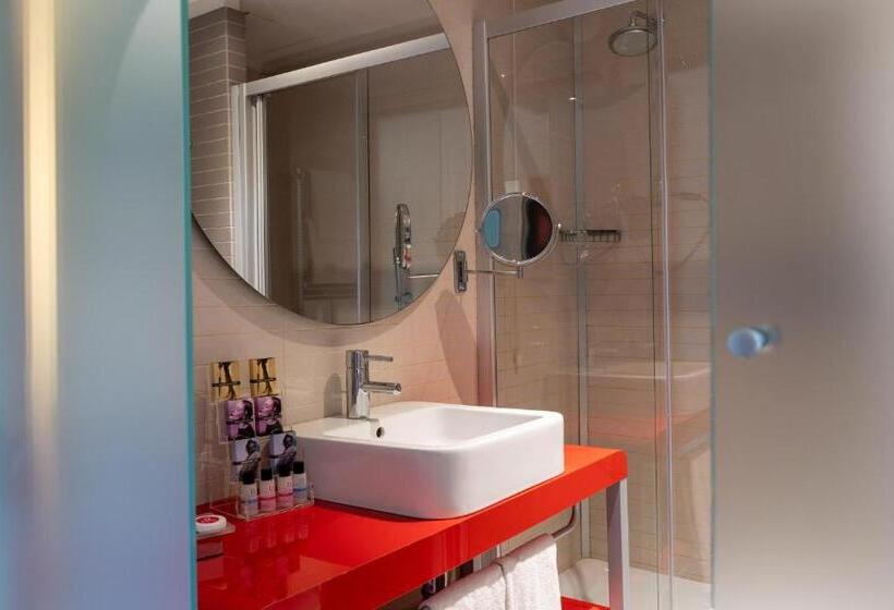 Standard Triple Room Sea View, Domina Zagarella  Sicily