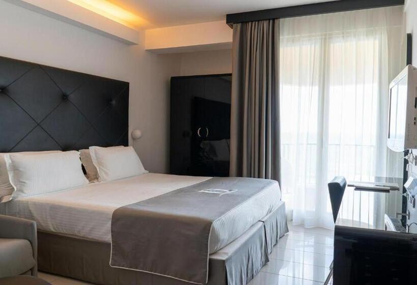 Standard Triple Room Sea View, Domina Zagarella  Sicily