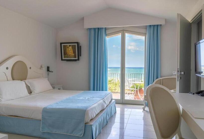 Standard Triple Room Sea View, Domina Zagarella  Sicily
