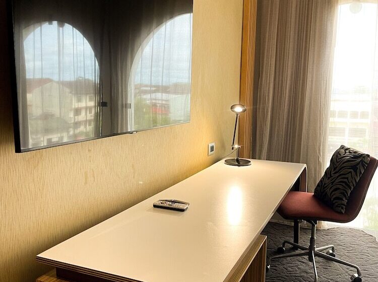 스탠다드 룸 더블 침대, Doubletree By Hilton Iquitos