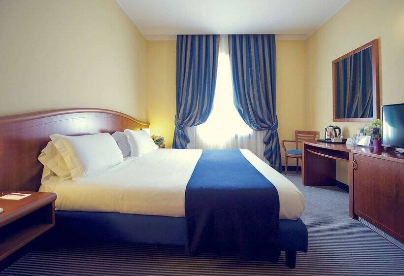 اتاق استاندارد با تخت دوبل, Mercure Genova San Biagio