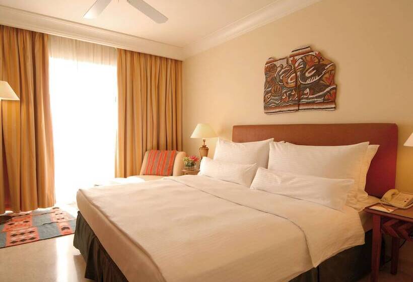 اتاق لوکس با چشم‌انداز دریا, Movenpick Resort & Residences Aqaba