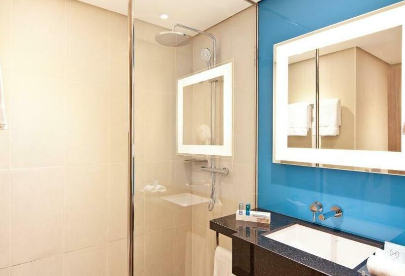 Номер Superior, Novotel World Trade Centre Dubai