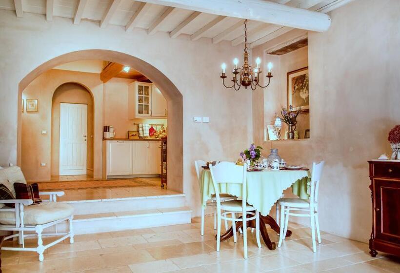 Номер Стандарт, Bioagriturismo Podere Montisi