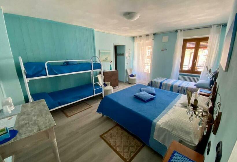 Семейный Номер, Bed & Breakfast Marietta