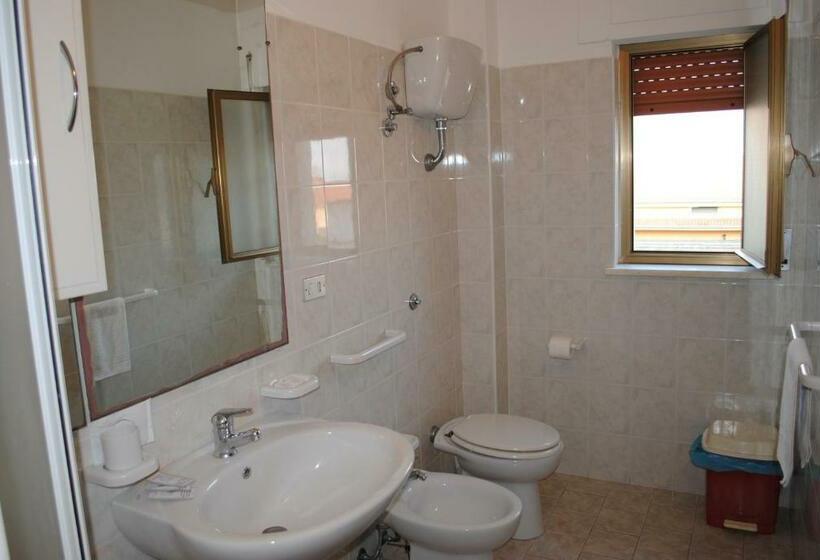 Номер Стандарт с Балконом, B&b La Scogliera