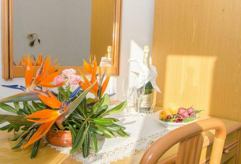 스탠다드 트리플 룸, Villa Raffaela B&b