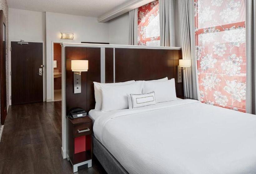 带大床的标准工作室, Fairfield Inn & Suites By Marriott Washington Downtown
