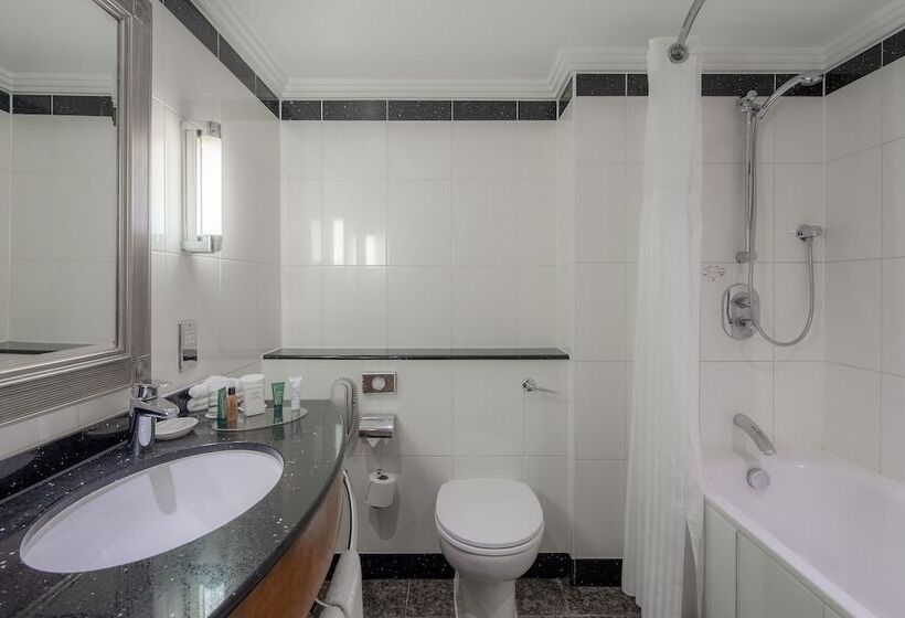 Семейный Номер, Hilton London Paddington
